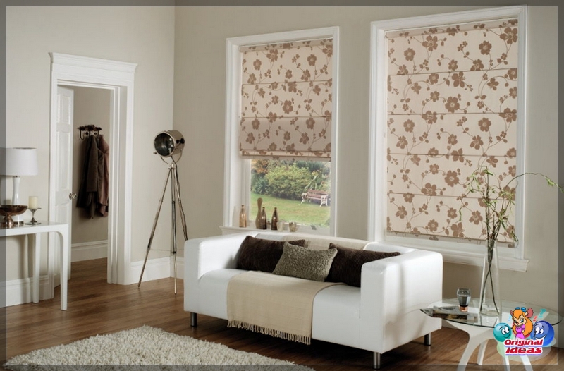 Roller blinds can be a bright accent in the calm tones of the room