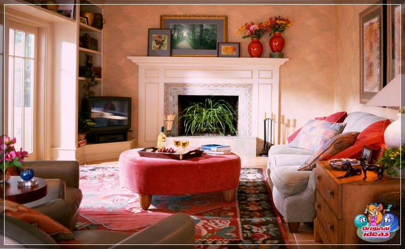 Salon z kominkiem w mieszkaniu