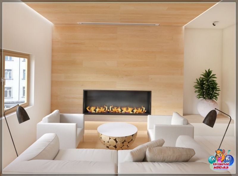 Wnętrze salonu z słojami drewna z kominkiem