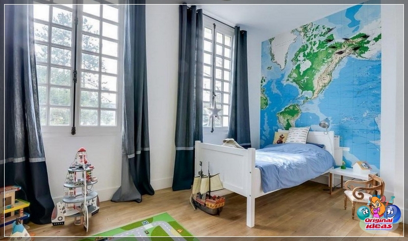 Zgodnie z zasadami Feng Shui łóżko znajduje się po przekątnej od drzwi