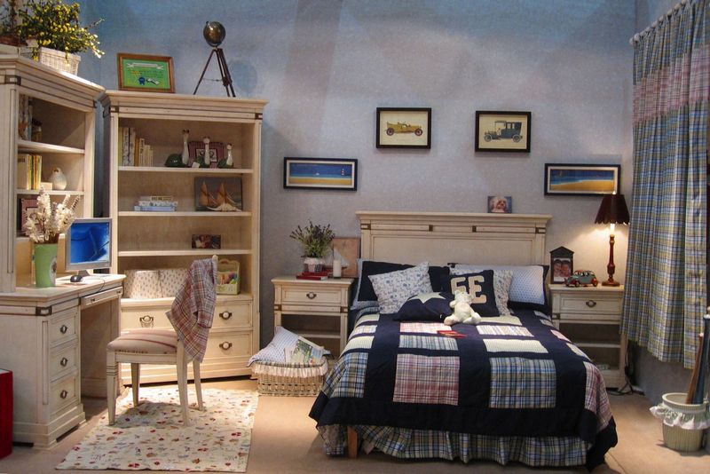 Bedroom design idea Bedroom design idea