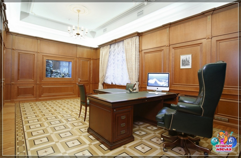 Parkiet na podłodze w gabinecie w stylu angielskim