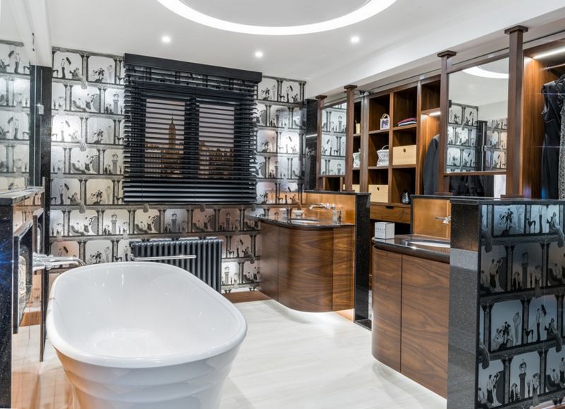 bathroom bathroom