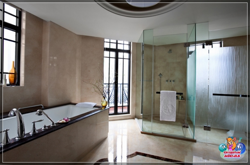 bathroom bathroom