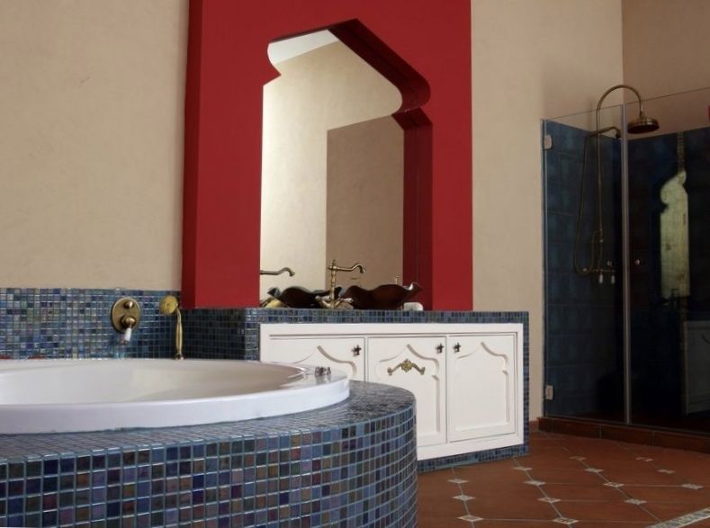 bathroom bathroom