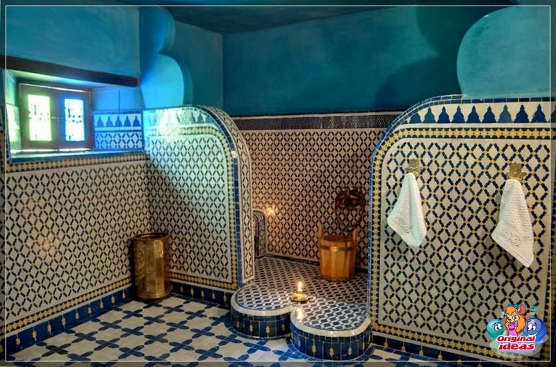 bathroom bathroom