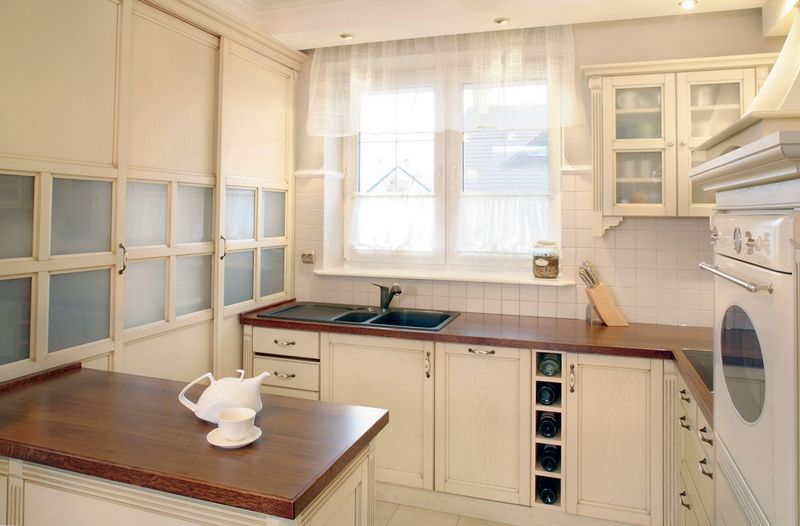 Kurzer Tüll für die Küche