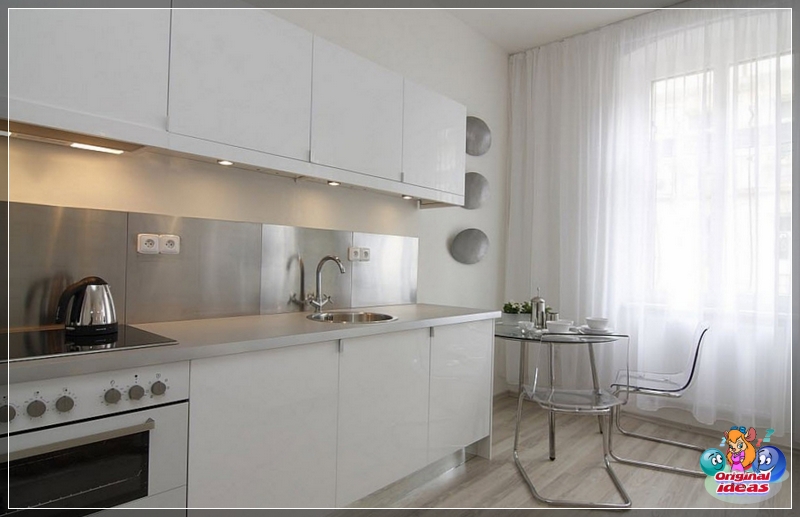 Weißer Tüll in der Küche