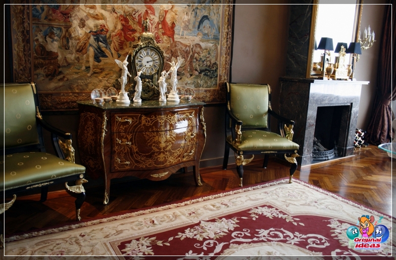 Luxurious furniture in the living room Luxurious furniture in the living room