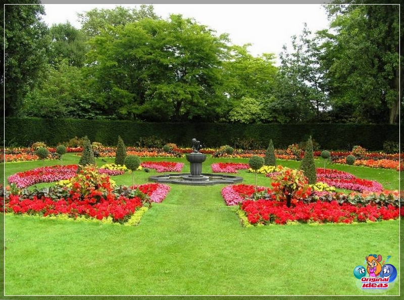 landscape Decoration of flower beds in the English style at their summer cottage