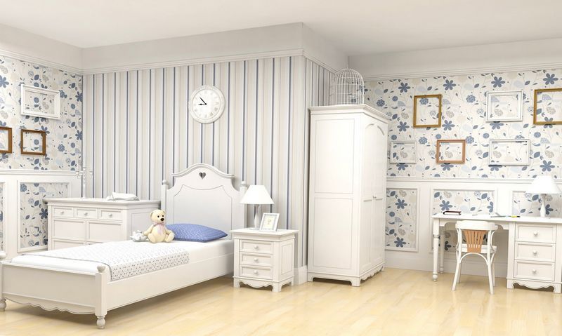 Combining Provence-style wallpaper in the nursery