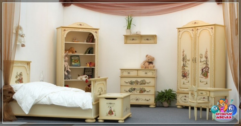 Painting of furniture in the nursery in the style of Provence
