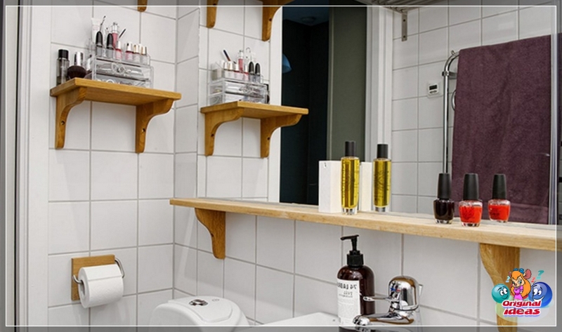 Shelves above the sink