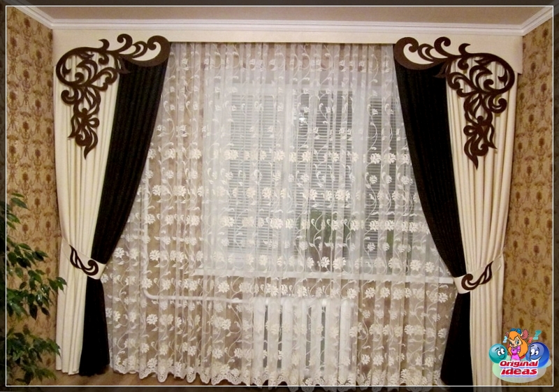 The combination of lambrequins with curtain textiles