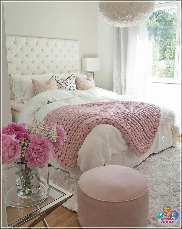 Soft powdery or pink color in the interior gives a sense of calm and tranquility