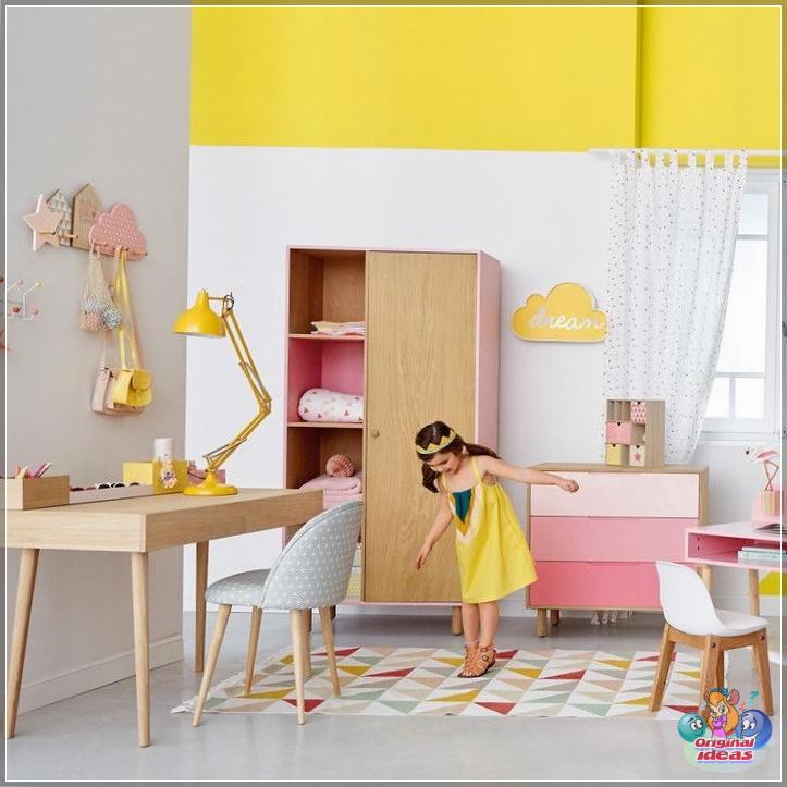 The cheerful yellow color will accentuate the natural shades of furniture